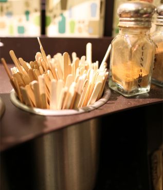WOODEN STIRRERS DOLPHIN 